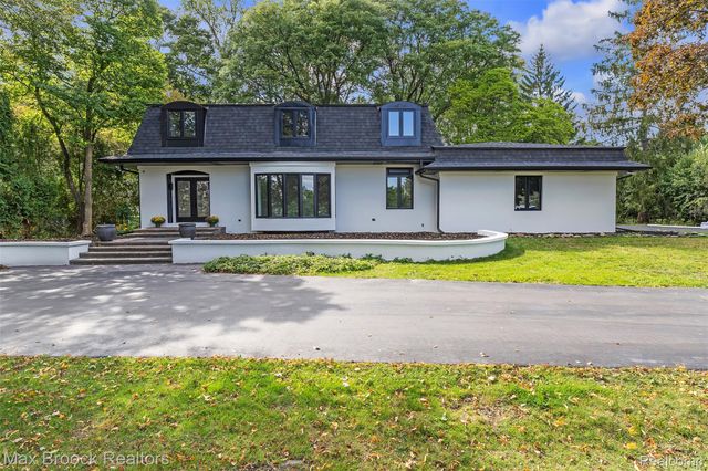 7244 Lahser Road, Bloomfield Hills, MI 48301
