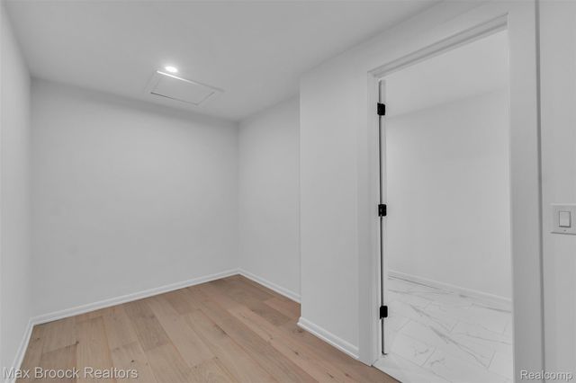 7244 Lahser Road, Bloomfield Hills, MI 48301