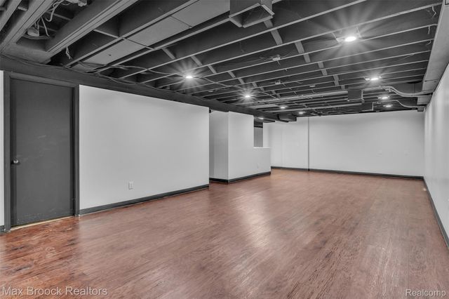 7244 Lahser Road, Bloomfield Hills, MI 48301