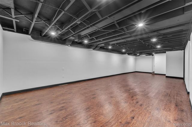 7244 Lahser Road, Bloomfield Hills, MI 48301