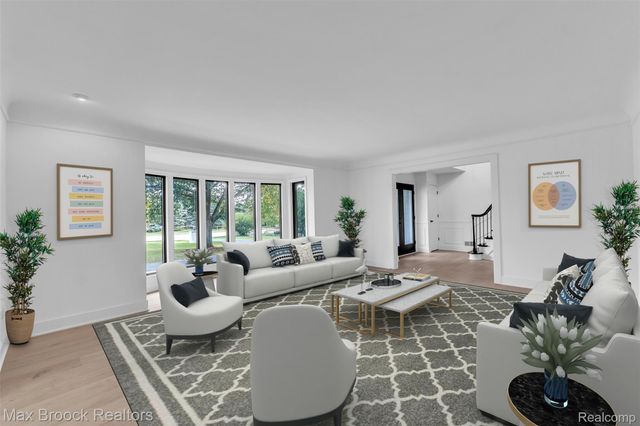 7244 Lahser Road, Bloomfield Hills, MI 48301