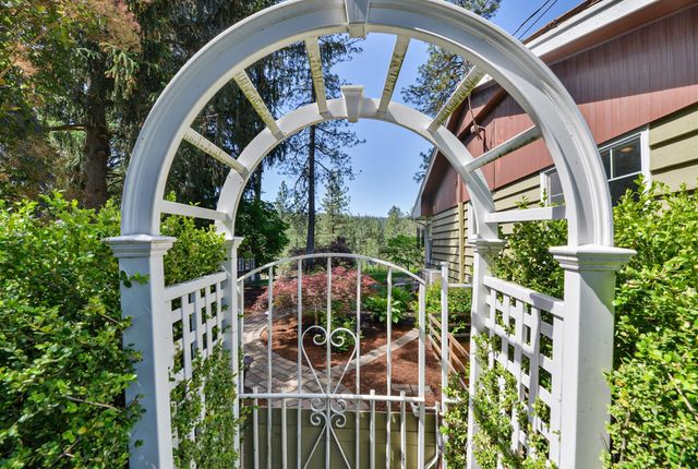 1421 W Pinehill Rd, Spokane, WA 99218