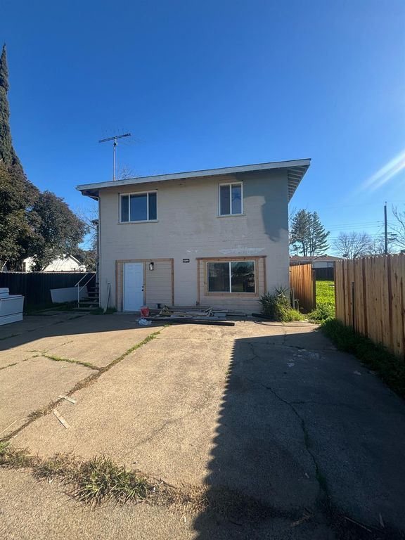 1545 53rd St, Sacramento, CA 95819