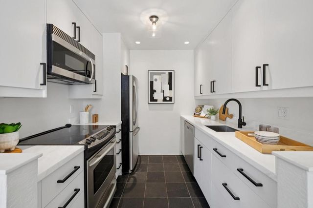 905 W Middlefield Road 924, Mountain View, CA 94043