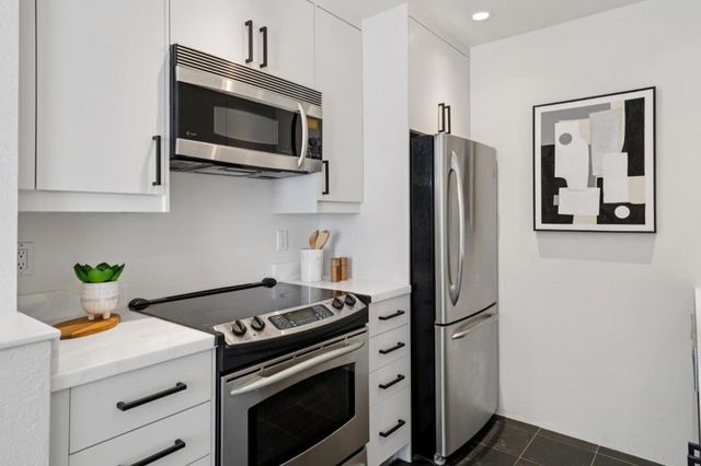 905 W Middlefield Road 924, Mountain View, CA 94043