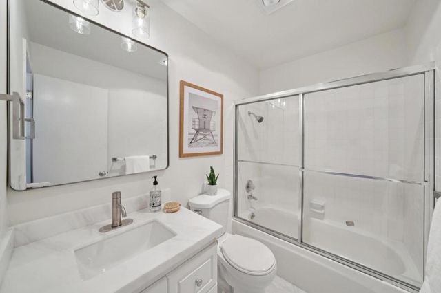 905 W Middlefield Road 924, Mountain View, CA 94043