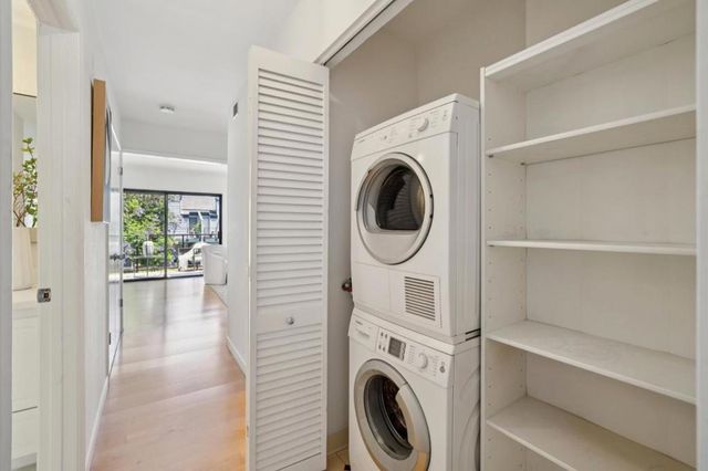 905 W Middlefield Road 924, Mountain View, CA 94043
