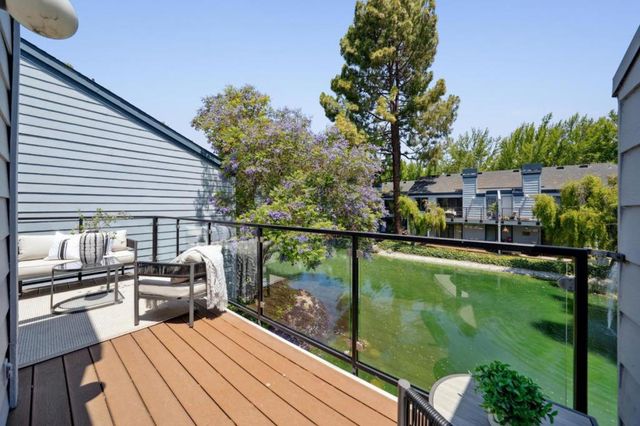 905 W Middlefield Road 924, Mountain View, CA 94043