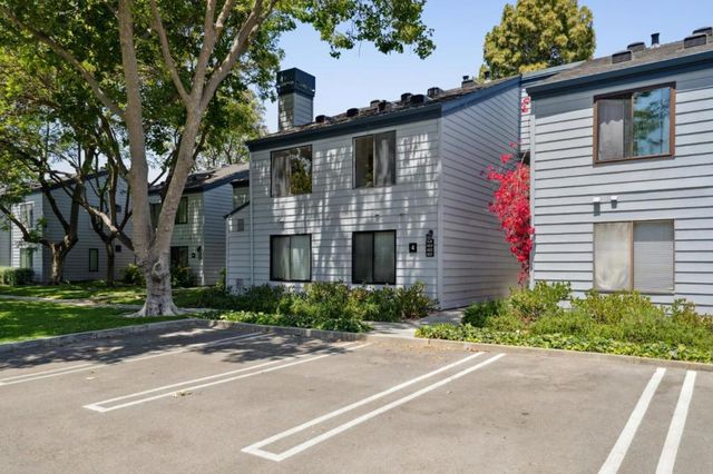 905 W Middlefield Road 924, Mountain View, CA 94043