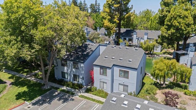 905 W Middlefield Road 924, Mountain View, CA 94043