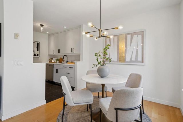 905 W Middlefield Road 924, Mountain View, CA 94043