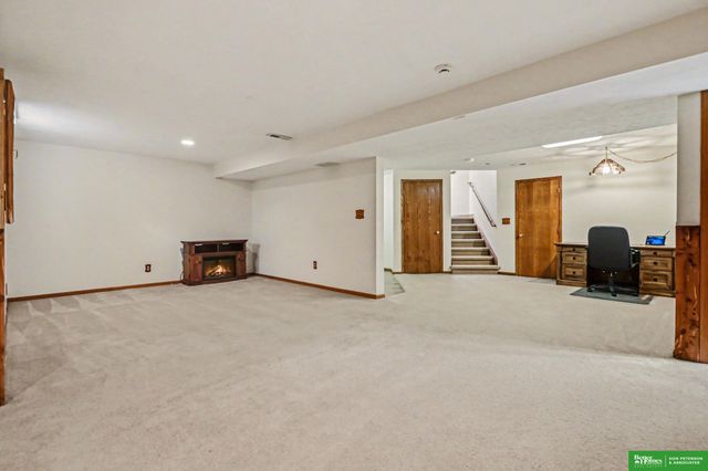 1280 N Bristolwood Drive, Fremont, NE 68025