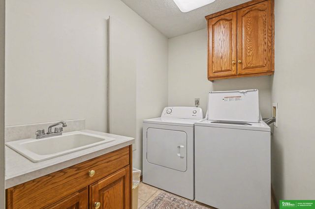 1280 N Bristolwood Drive, Fremont, NE 68025