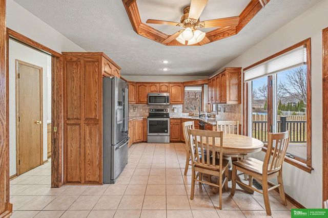 1280 N Bristolwood Drive, Fremont, NE 68025