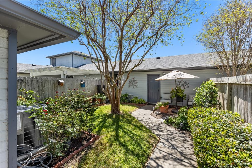 4937 Cedar Pass Dr 10, Corpus Christi, TX 78413 — photo 2