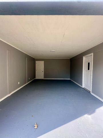 547 NAYLOR RD, Bolivar, TN 38008