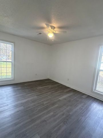 547 NAYLOR RD, Bolivar, TN 38008