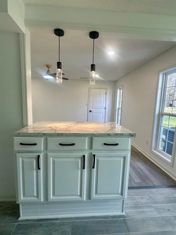 547 NAYLOR RD, Bolivar, TN 38008