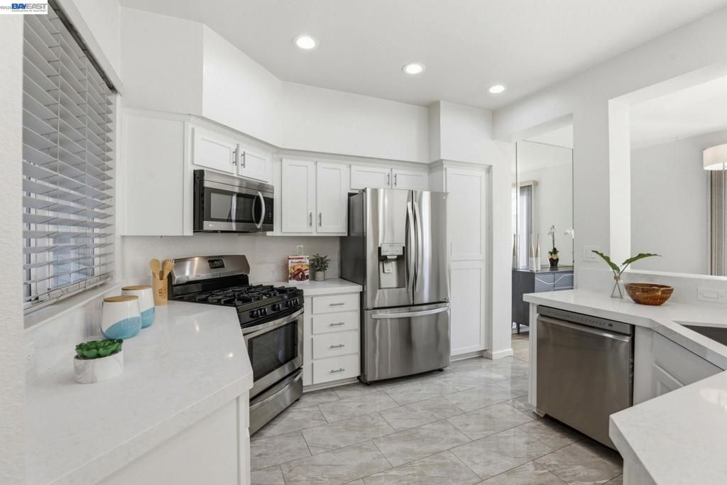 Image 10 of property listing at 7318 Bower Ln, Dublin, CA 94568