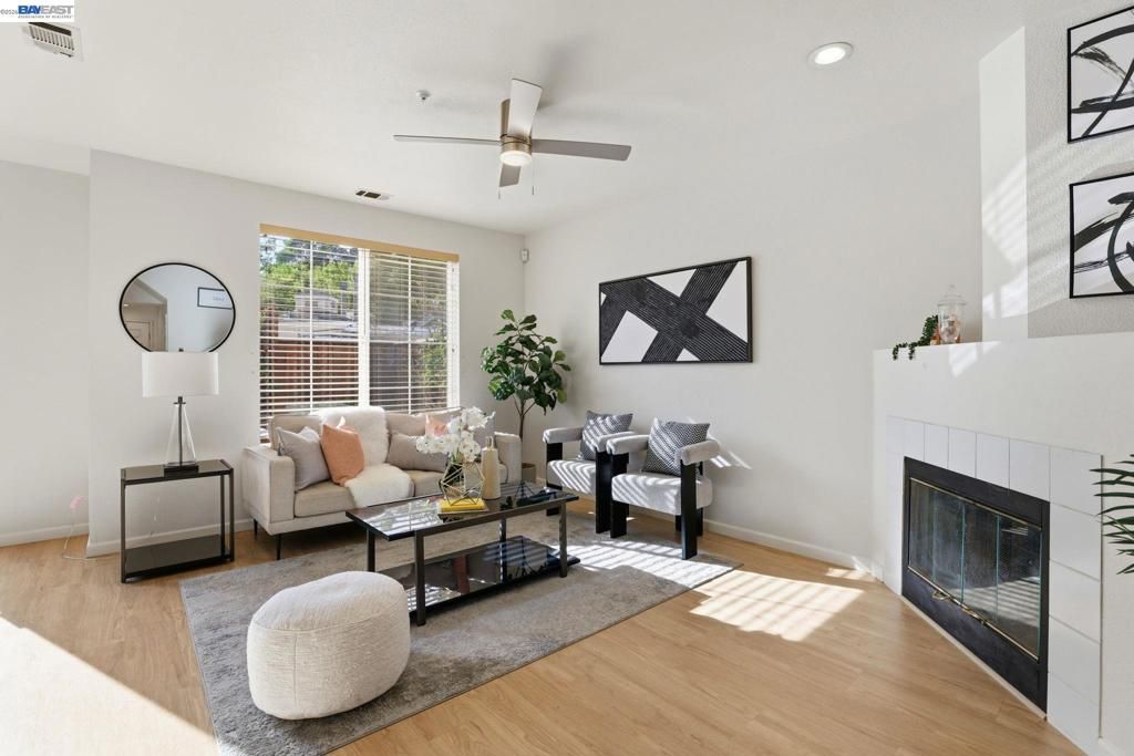 Image 4 of property listing at 7318 Bower Ln, Dublin, CA 94568