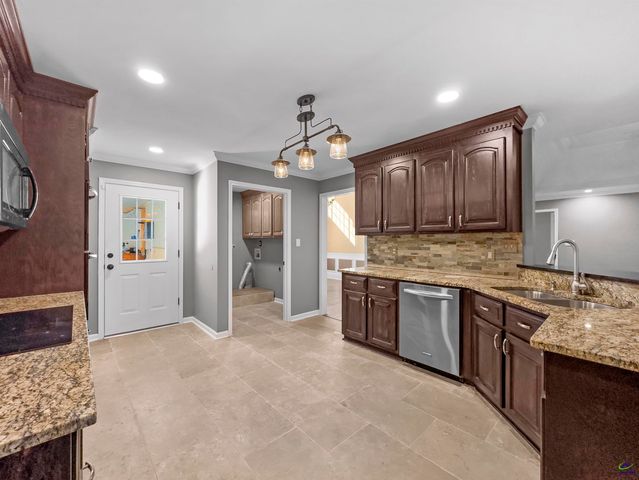 124 Audrey Way, Kathleen, GA 31047