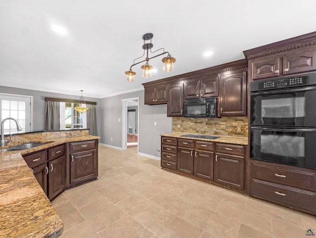 124 Audrey Way, Kathleen, GA 31047