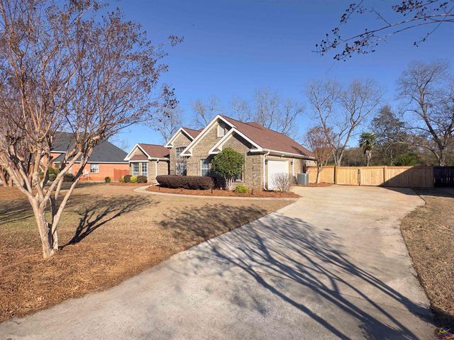 124 Audrey Way, Kathleen, GA 31047