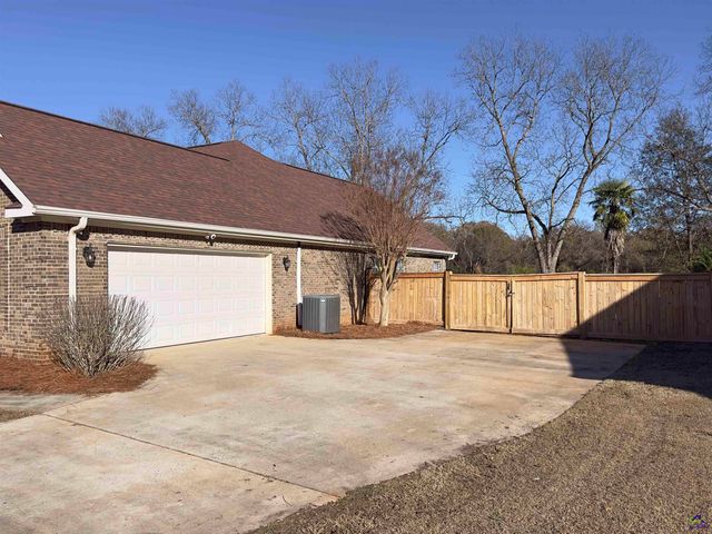 124 Audrey Way, Kathleen, GA 31047