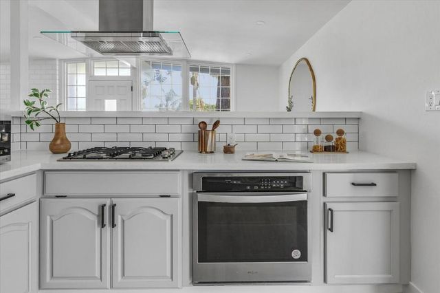 758 Telford Avenue, Mountain View, CA 94043