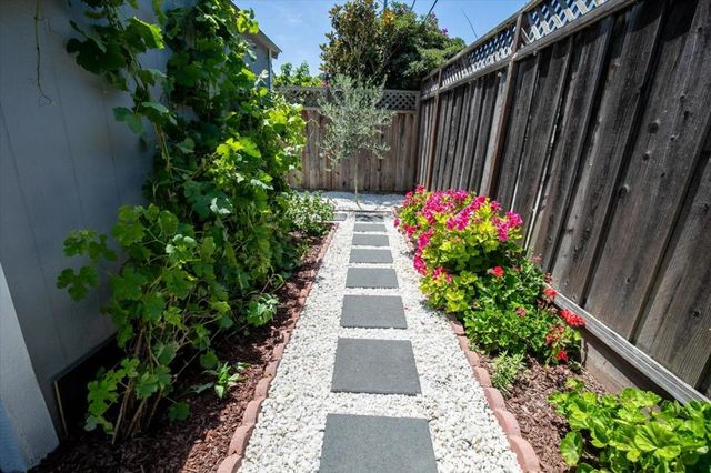 758 Telford Avenue, Mountain View, CA 94043