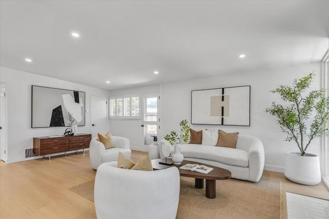 758 Telford Avenue, Mountain View, CA 94043