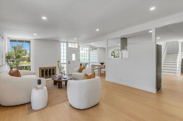758 Telford Avenue, Mountain View, CA 94043