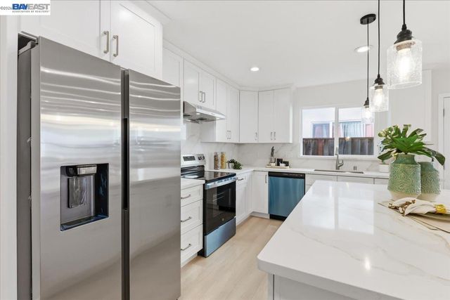 4519 EDWARDS LN, Castro Valley, CA 94546