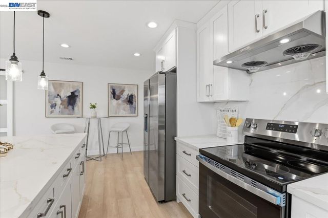 4519 EDWARDS LN, Castro Valley, CA 94546