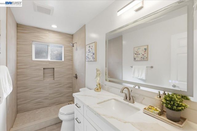 4519 EDWARDS LN, Castro Valley, CA 94546