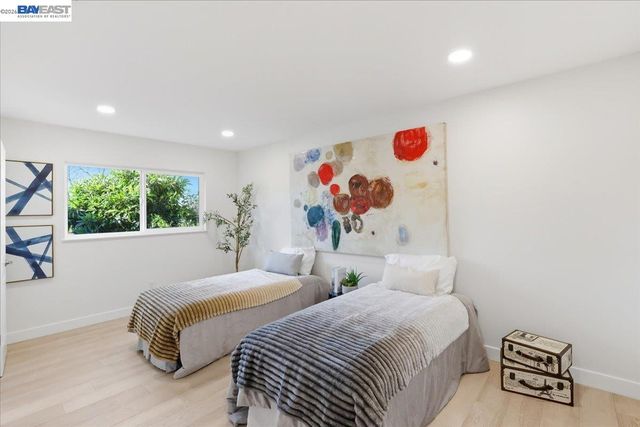 4519 EDWARDS LN, Castro Valley, CA 94546