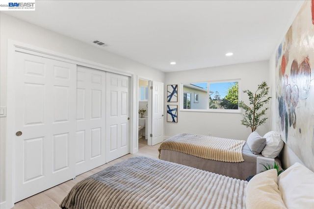 4519 EDWARDS LN, Castro Valley, CA 94546