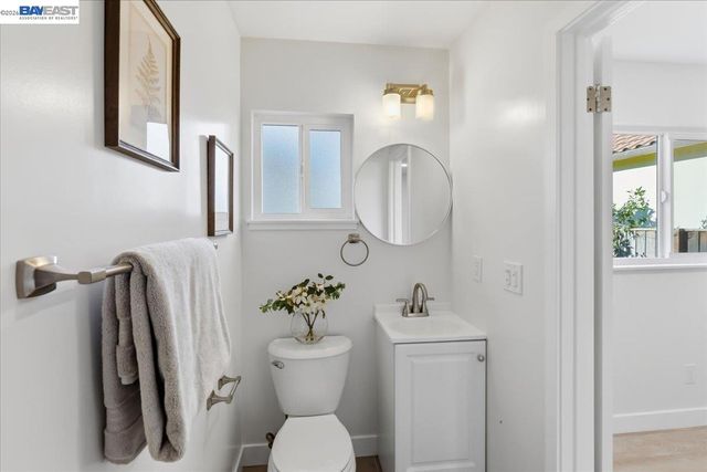 4519 EDWARDS LN, Castro Valley, CA 94546