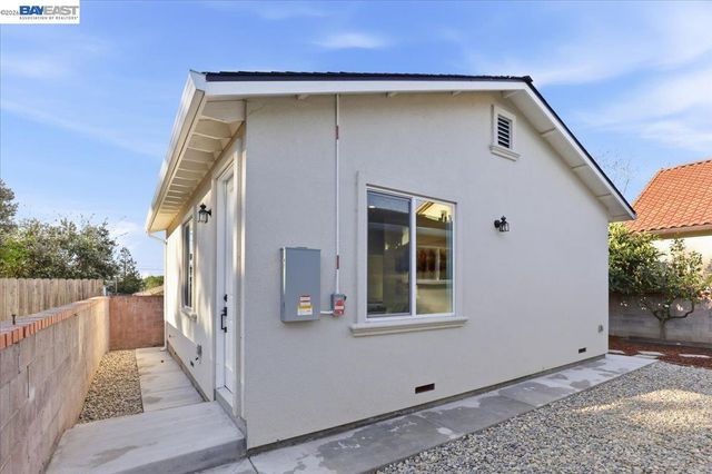 4519 EDWARDS LN, Castro Valley, CA 94546