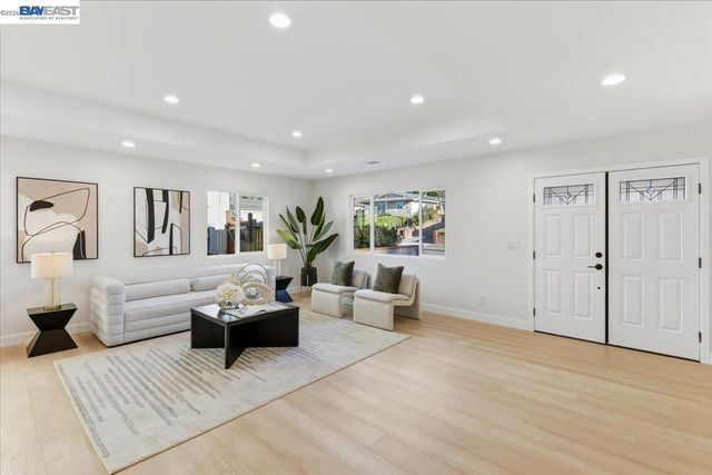 4519 EDWARDS LN, Castro Valley, CA 94546