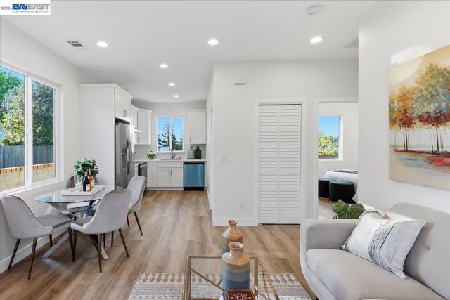 4519 EDWARDS LN, Castro Valley, CA 94546