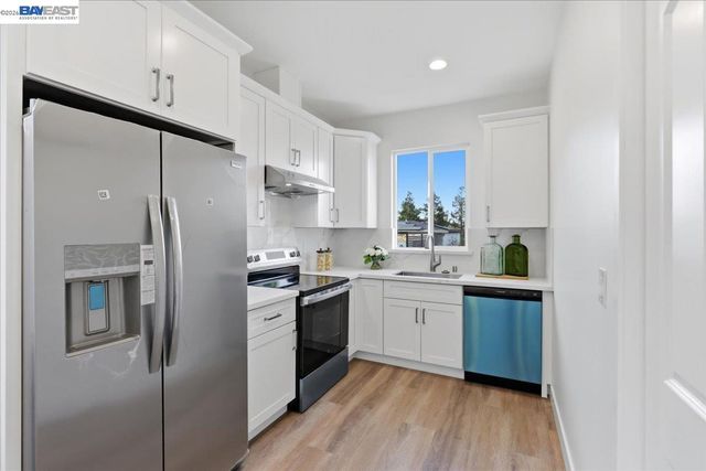 4519 EDWARDS LN, Castro Valley, CA 94546