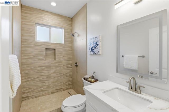 4519 EDWARDS LN, Castro Valley, CA 94546