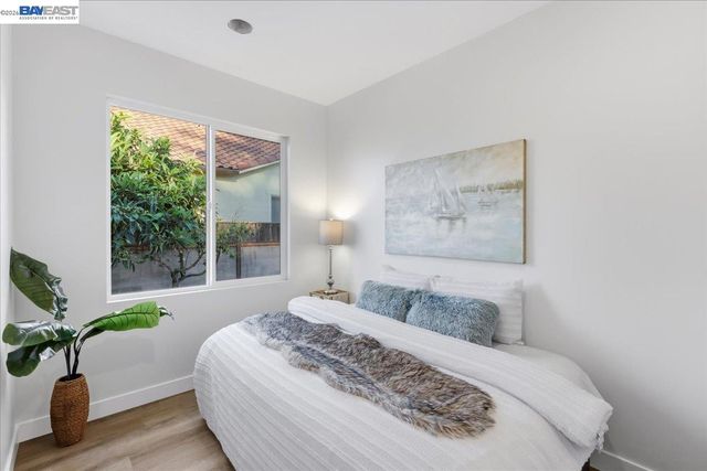 4519 EDWARDS LN, Castro Valley, CA 94546