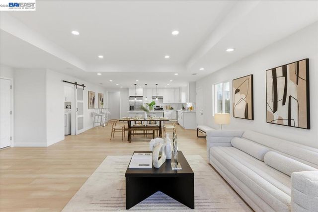 4519 EDWARDS LN, Castro Valley, CA 94546