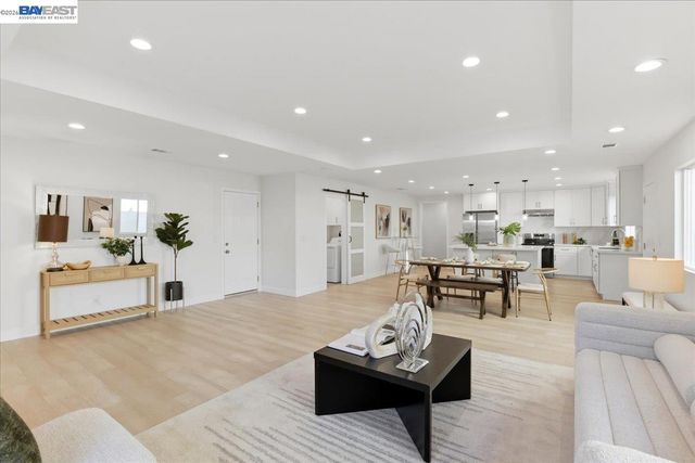 4519 EDWARDS LN, Castro Valley, CA 94546