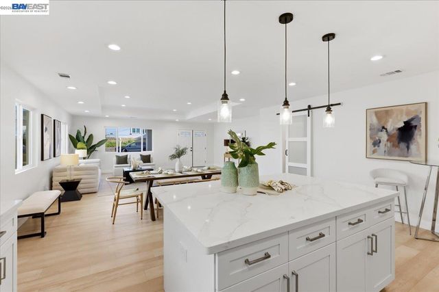 4519 EDWARDS LN, Castro Valley, CA 94546