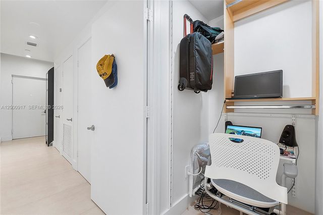 6000 Collins Ave 527, Miami Beach, FL 33140