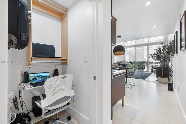 6000 Collins Ave 527, Miami Beach, FL 33140