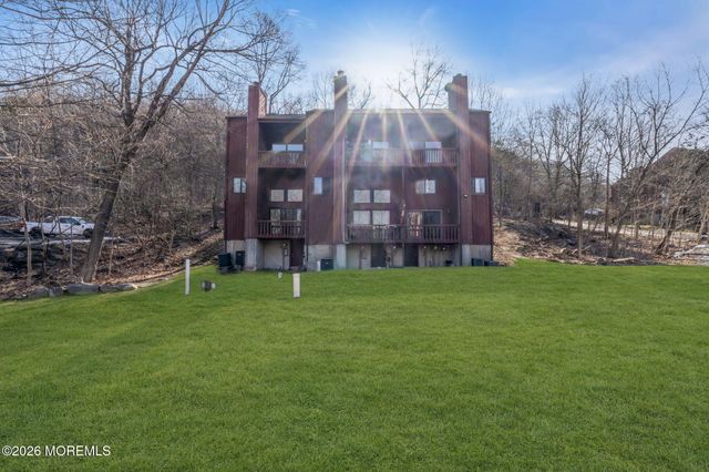 9 Village Way 6, Vernon, NJ 07462